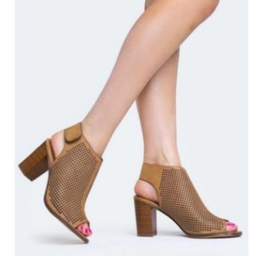 New in box perforated Open Toe Mule bootie Sandal